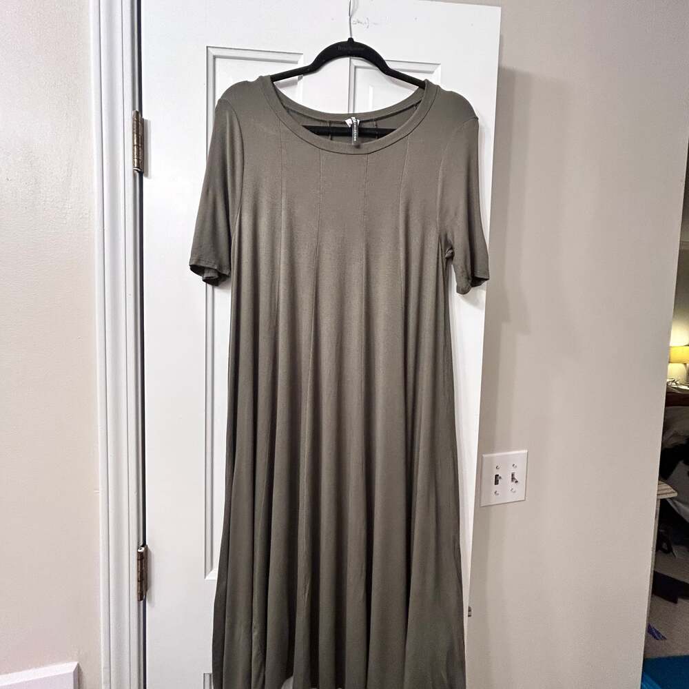 Moa Collection Short Sleeves A-Line Round Neck Casual Solid Midi Dress